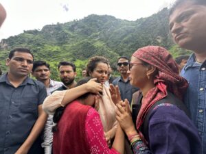 Read more about the article Kangana Ranaut Visits Flood Hit Himachal.