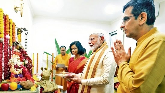 You are currently viewing Modi Criticizes Congress Over Ganesh Puja Controversy, Invokes Historical Parallels