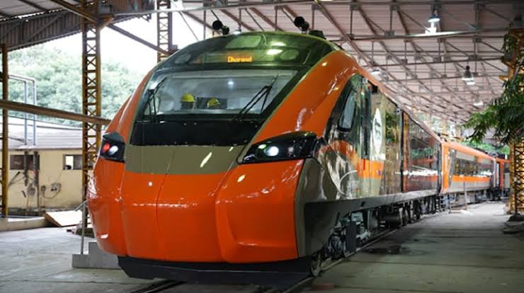 You are currently viewing Vande Bharat Sleeper Train Unveiled: A New Era for Overnight Rail Travel in India
