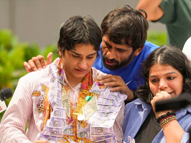 You are currently viewing The Misstep of Vinesh Phogat: From Wrestling Mat to Political Arena