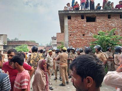 You are currently viewing Clashes Over Durga Idol Immersion in Bahraich Escalate, One Killed Amidst Communal Tensions